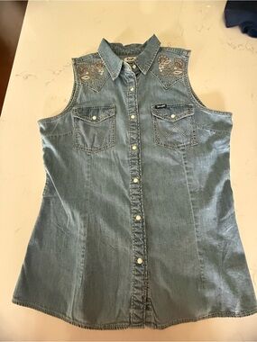 Wrangler Embroidered Western Denim Sleeveless Snap Shirt Horse Floral Rodeo Top